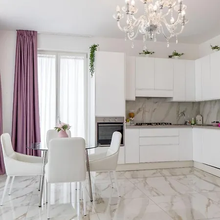 Royal Boutique Naples
