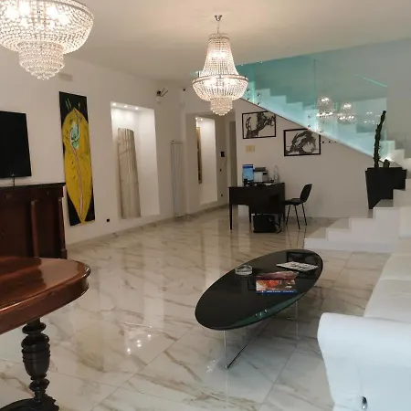 Royal Boutique نابولي